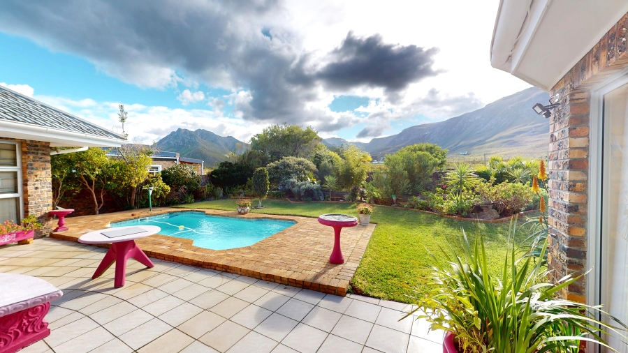 3 Bedroom Property for Sale in Heuningkloof Western Cape